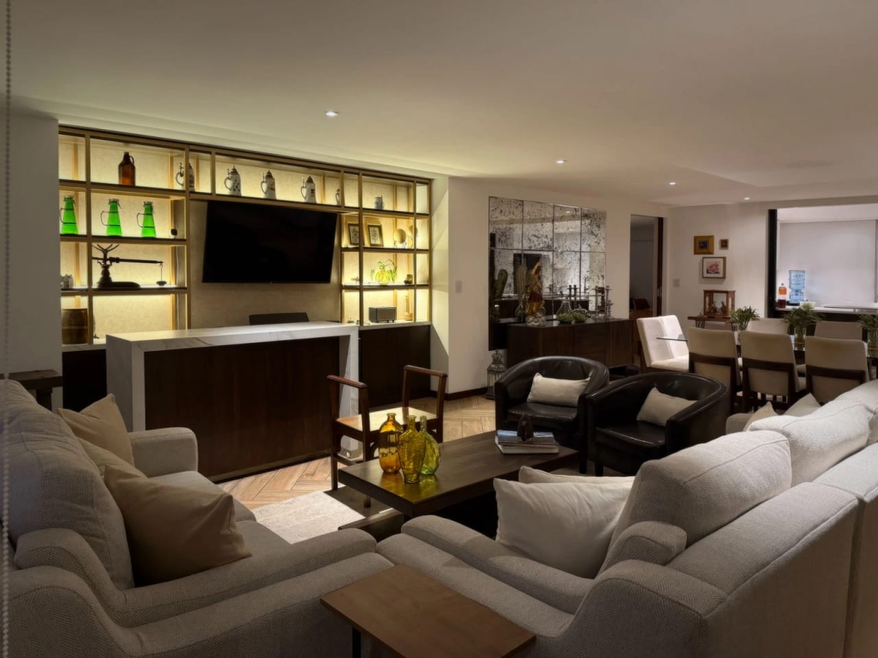 Apartamento grande Naori Zona 10 VENTA — Apartamento en Venta en Naori, Zona 10, Guatemala, Ciudad — foto 4 de 14