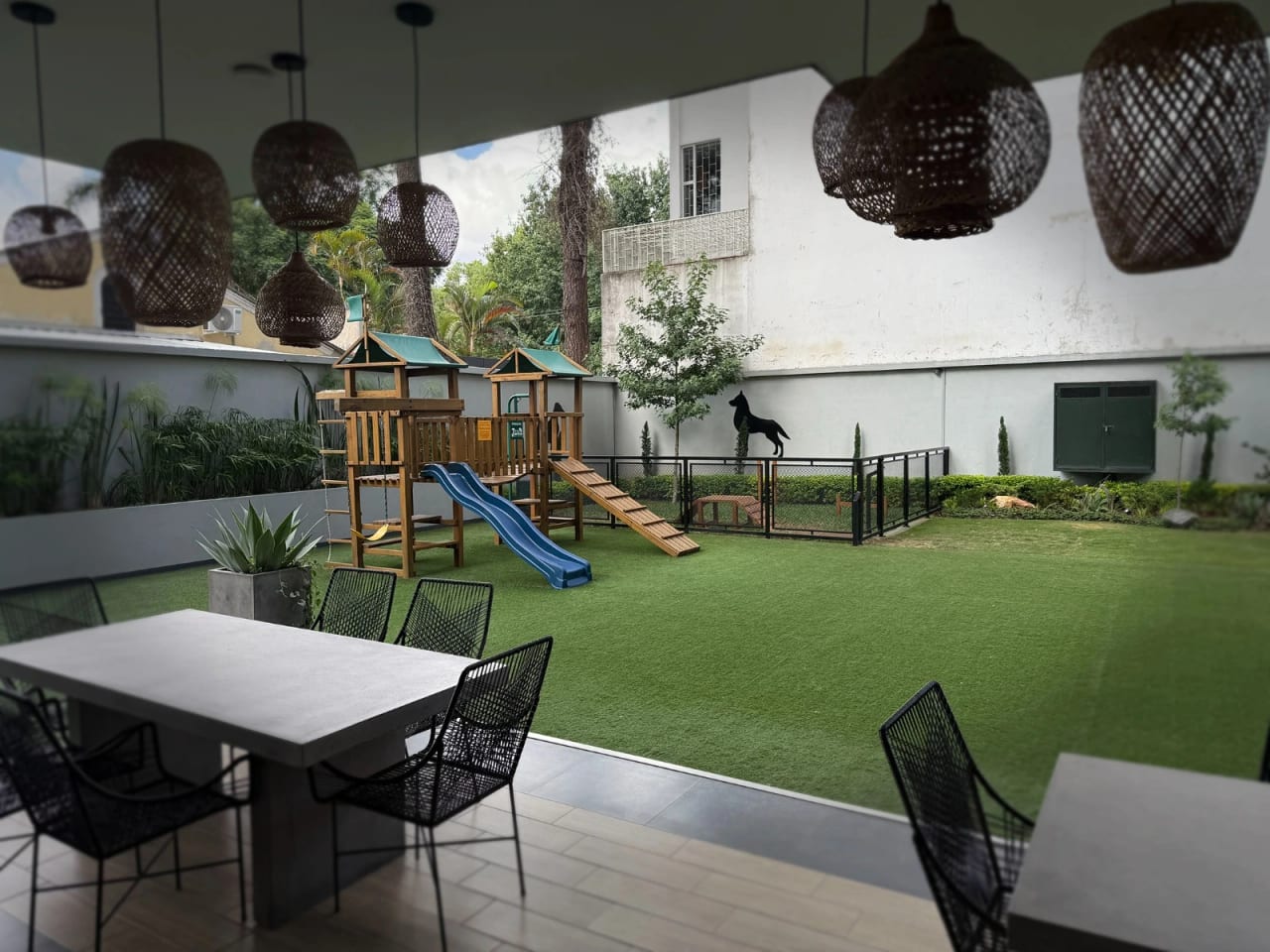 Apartamento grande Naori Zona 10 VENTA — Apartamento en Venta en Naori, Zona 10, Guatemala, Ciudad — foto 13 de 14