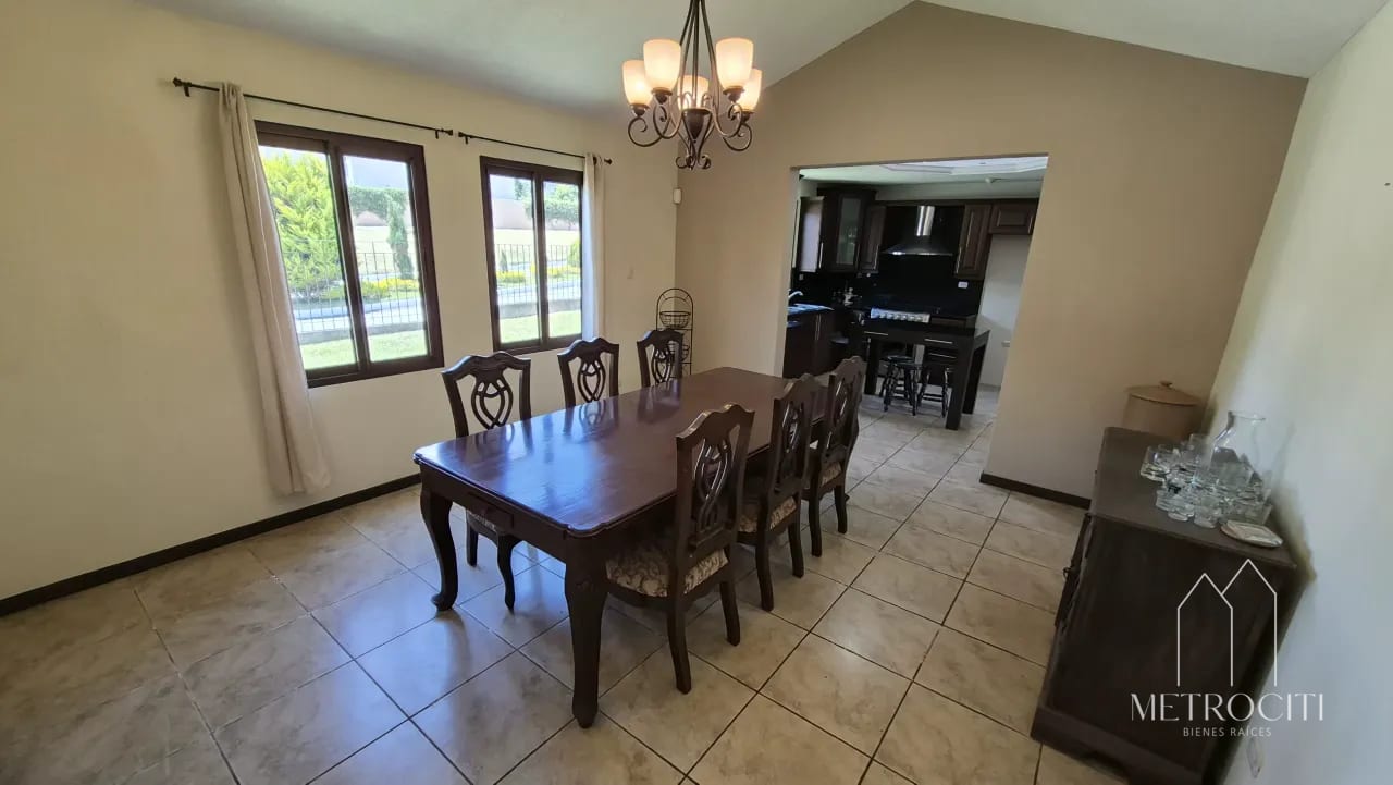 En venta hermosa casa de esquina en carretera a El Salvador — Casa en Venta en Carretera a El Salvador, Guatemala, Ciudad — foto 4 de 11