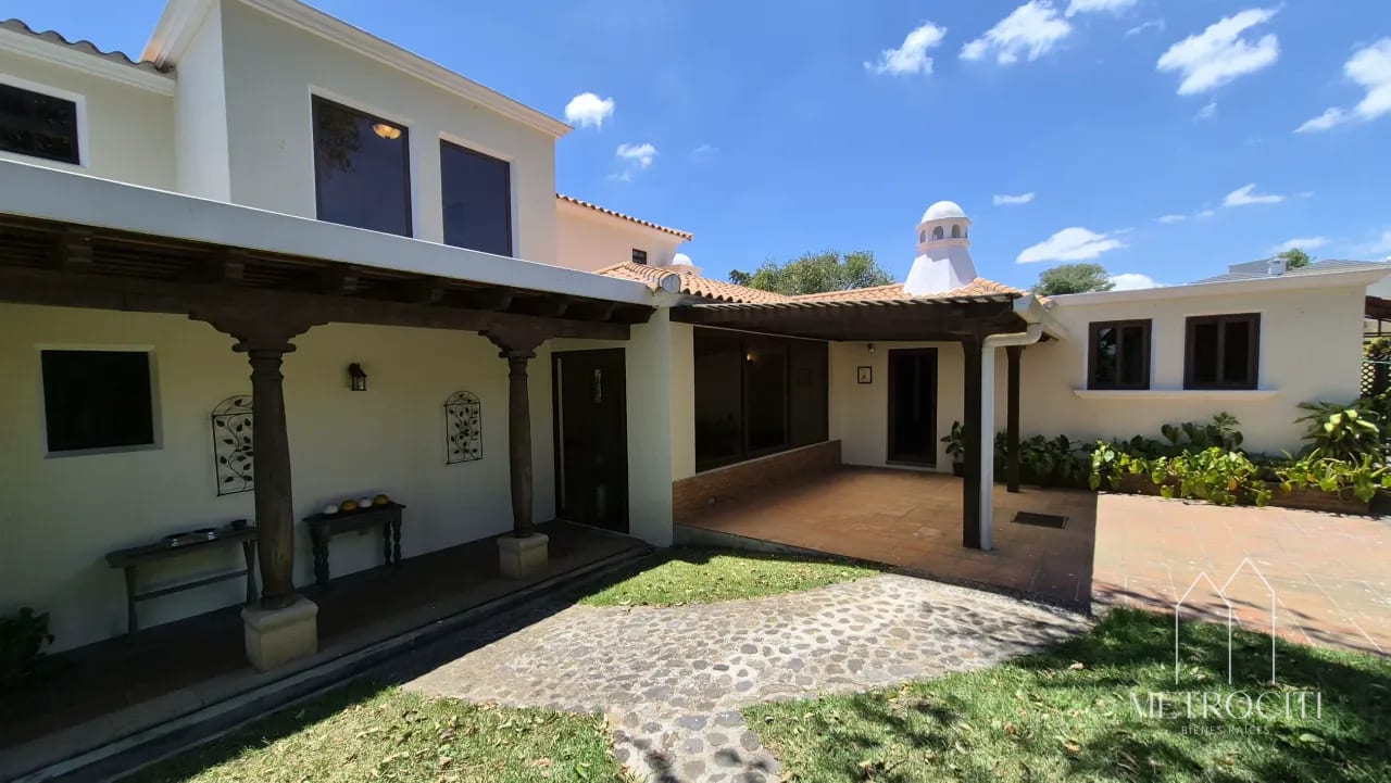 En venta hermosa casa de esquina en carretera a El Salvador — Casa en Venta en Carretera a El Salvador, Guatemala, Ciudad — foto 3 de 11