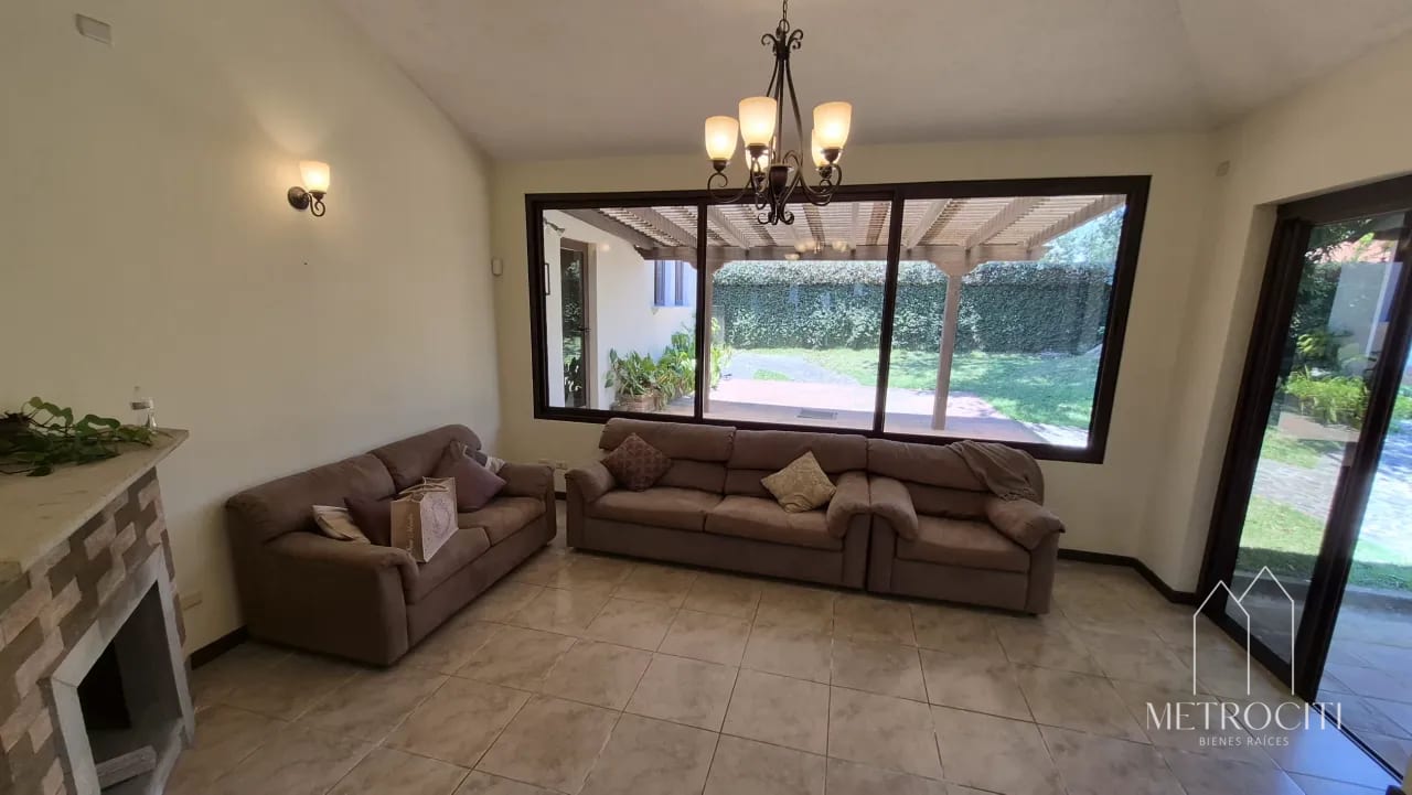 En venta hermosa casa de esquina en carretera a El Salvador — Casa en Venta en Carretera a El Salvador, Guatemala, Ciudad — foto 7 de 11