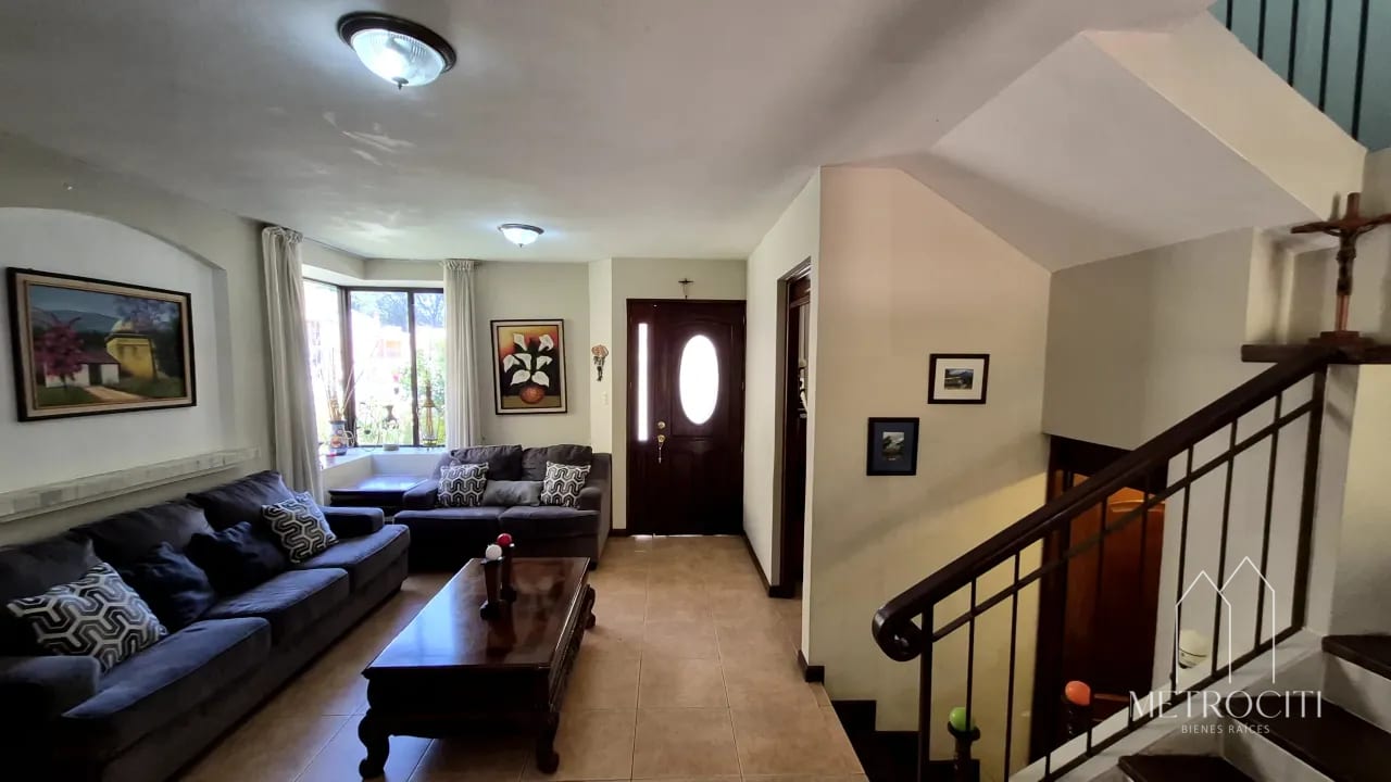 Se vende amplia casa en Milpas Altas, San Lucas Sacatepquez — Casa en Venta en Santa Lucía Milpas Altas, Sacatepéquez — foto 9 de 12
