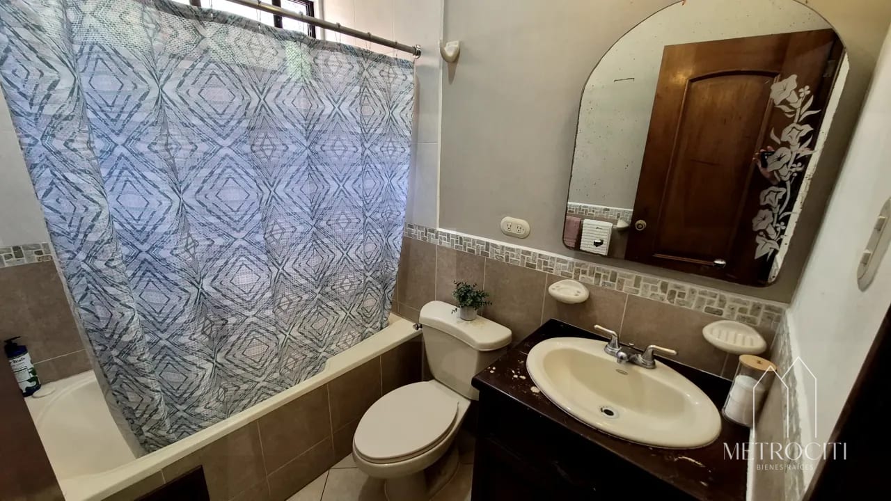 Se vende amplia casa en Milpas Altas, San Lucas Sacatepquez — Casa en Venta en Santa Lucía Milpas Altas, Sacatepéquez — foto 11 de 12