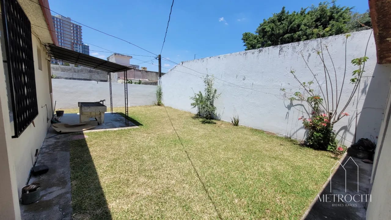Se vende casa con amplio terreno en zona 15 — Casa en Venta en Zona 15, Guatemala, Ciudad — foto 1 de 7