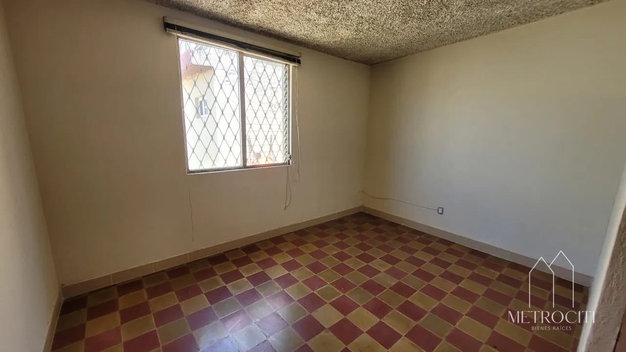 Se vende casa con amplio terreno en zona 15 — Casa en Venta en Zona 15, Guatemala, Ciudad — foto 6 de 7