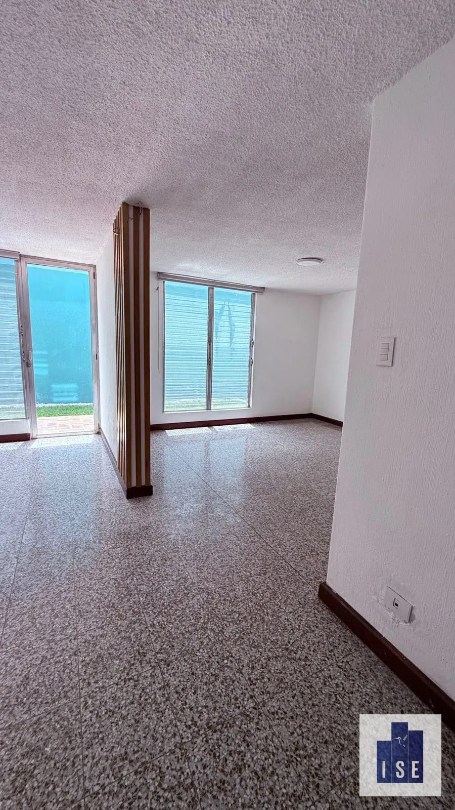 Casa en Alquiler Z.10 dentro de condominio — Casa en Alquiler en Zona 10, Guatemala, Ciudad — foto 2 de 13