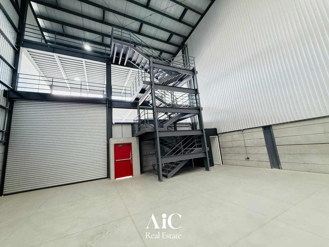 Bodega C/ Multiples Ambientes 665Mts2 / Zona Empresarial Naranjo D6 — Bodega / Ofibodega en Venta en Zona 4 Mixco, Guatemala, Ciudad — foto 3 de 15