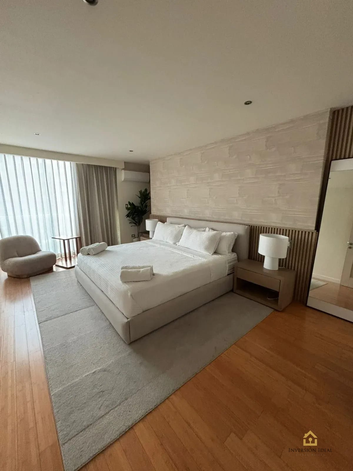 Apto Amueblado 2 Hab + Cuarto de Serv. $2,500 | Edificio Atrium Zona 10 — Apartamento en Alquiler en Atrium, Zona 10, Guatemala, Ciudad — foto 4 de 16