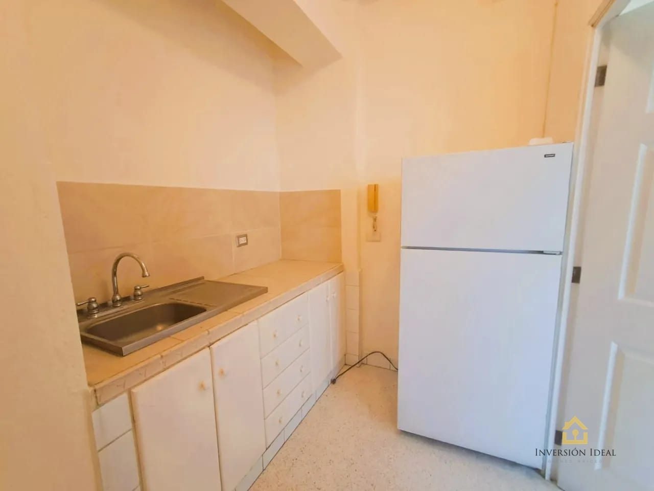 Rento apartamento para vivienda u oficina $1,000 | Torre Elgin Z.14 — Apartamento en Alquiler en Torre Elgín, Zona 14, Guatemala, Ciudad — foto 9 de 10