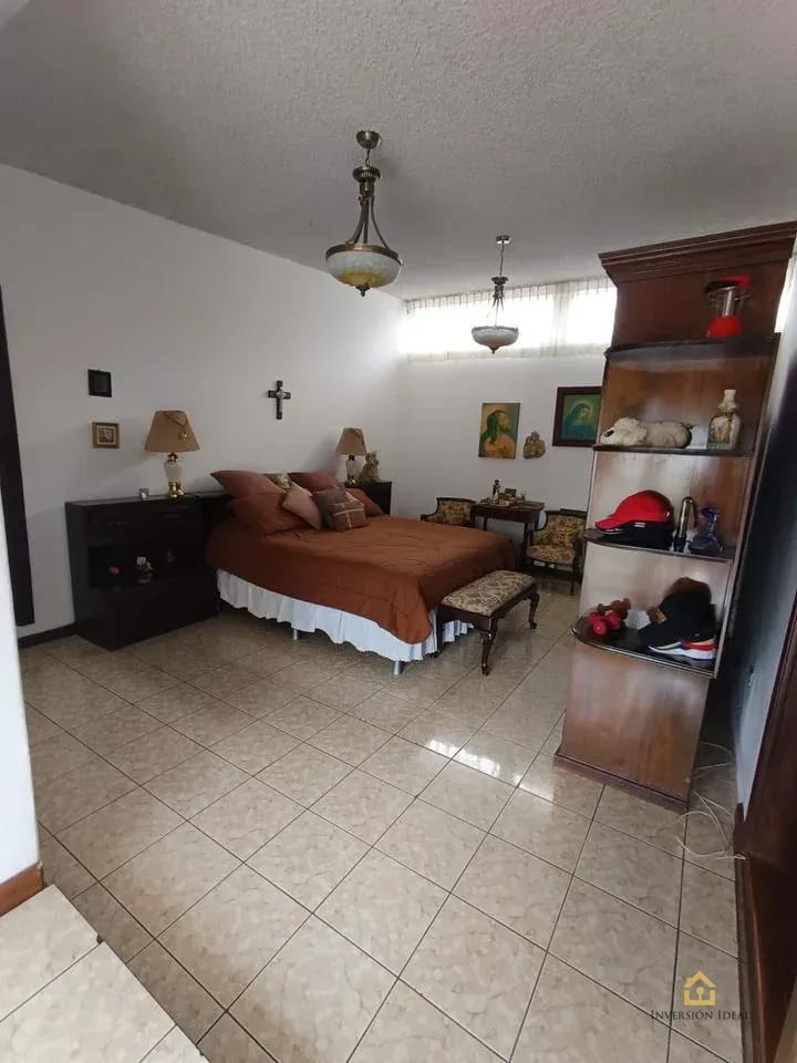 Vendo casa en zona 16 Colonia Lourdes 5 Habitaciones $545,000 — Casa en Venta en Lourdes, Zona 16, Guatemala, Ciudad — foto 8 de 17