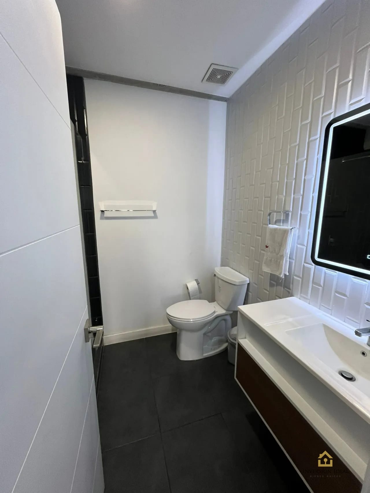 Apartamento en venta para inversión 2 dormitorios en Edificio Granat zona 4 — Apartamento en Venta en Granat, Zona 4, Guatemala, Ciudad — foto 9 de 17