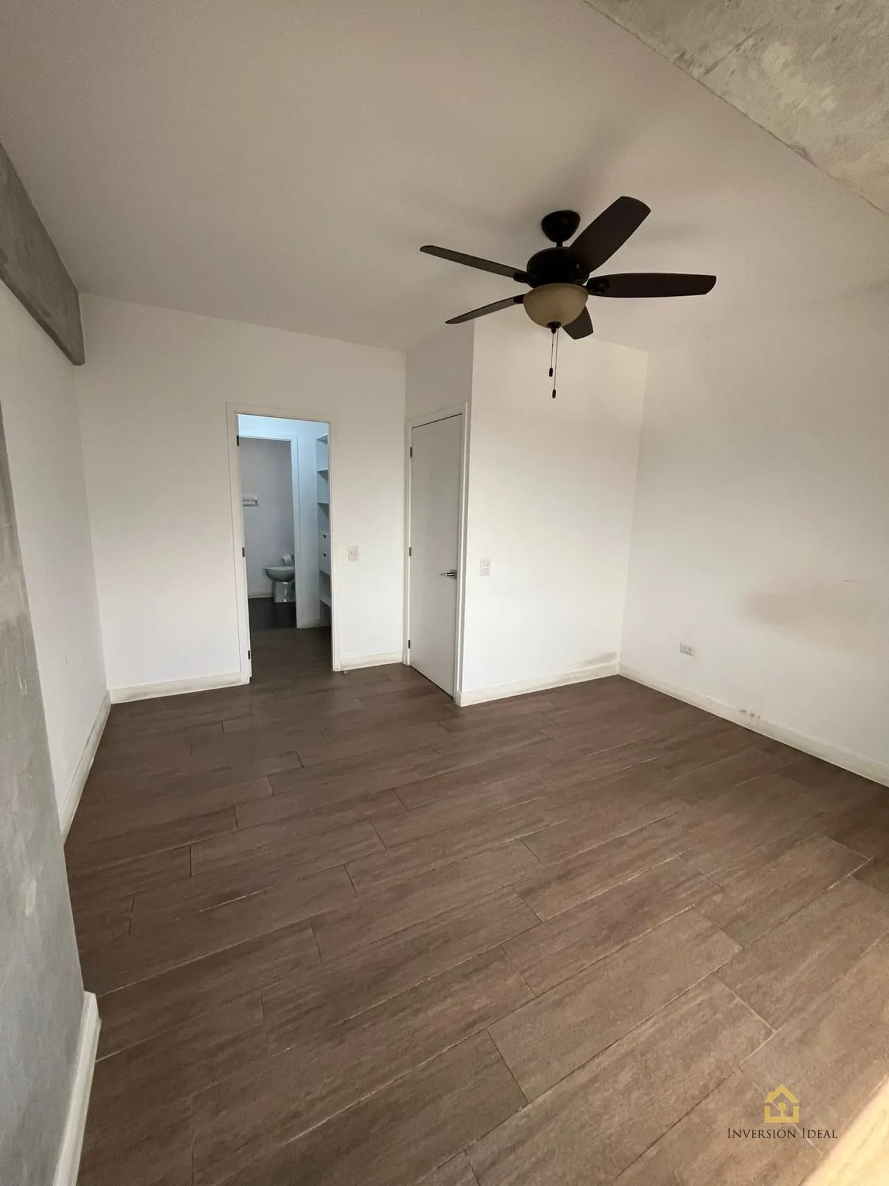 Apartamento en venta para inversión 2 dormitorios en Edificio Granat zona 4 — Apartamento en Venta en Granat, Zona 4, Guatemala, Ciudad — foto 14 de 17