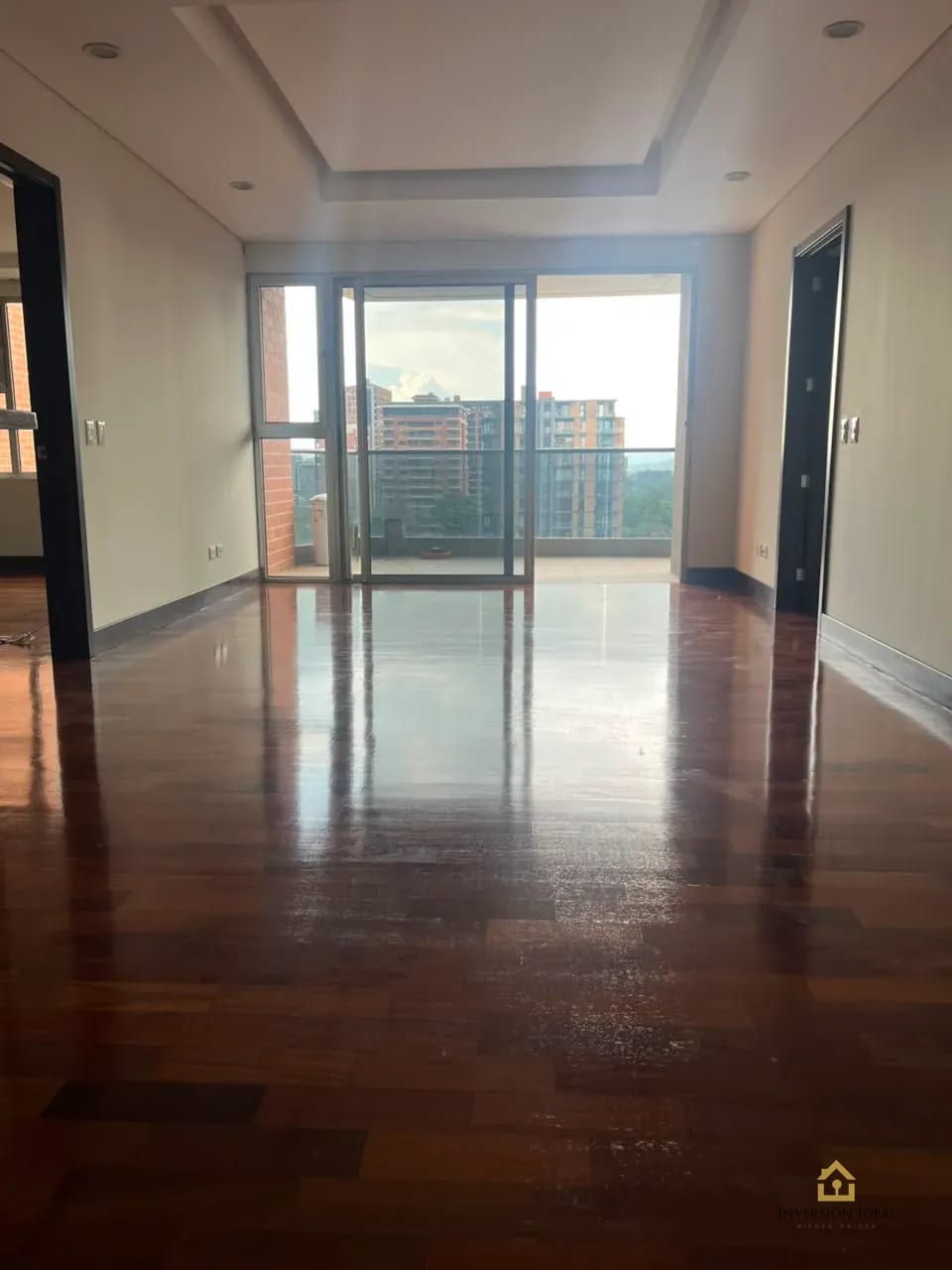 Apartamento en renta 2 habitaciones 101.40 mts2 - Santa Sofía zona 10 — Apartamento en Alquiler en Santa Sofía, Zona 10, Guatemala, Ciudad — foto 1 de 10