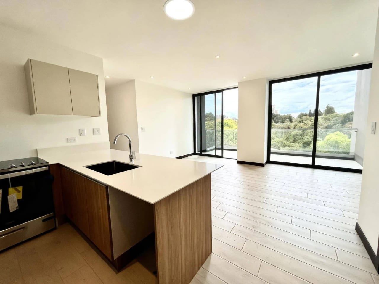 Apartamento en RENTA Edificio Spazio zona 15 — Apartamento en Venta en Vista Hermosa III, Zona 15, Guatemala, Ciudad — foto 2 de 9