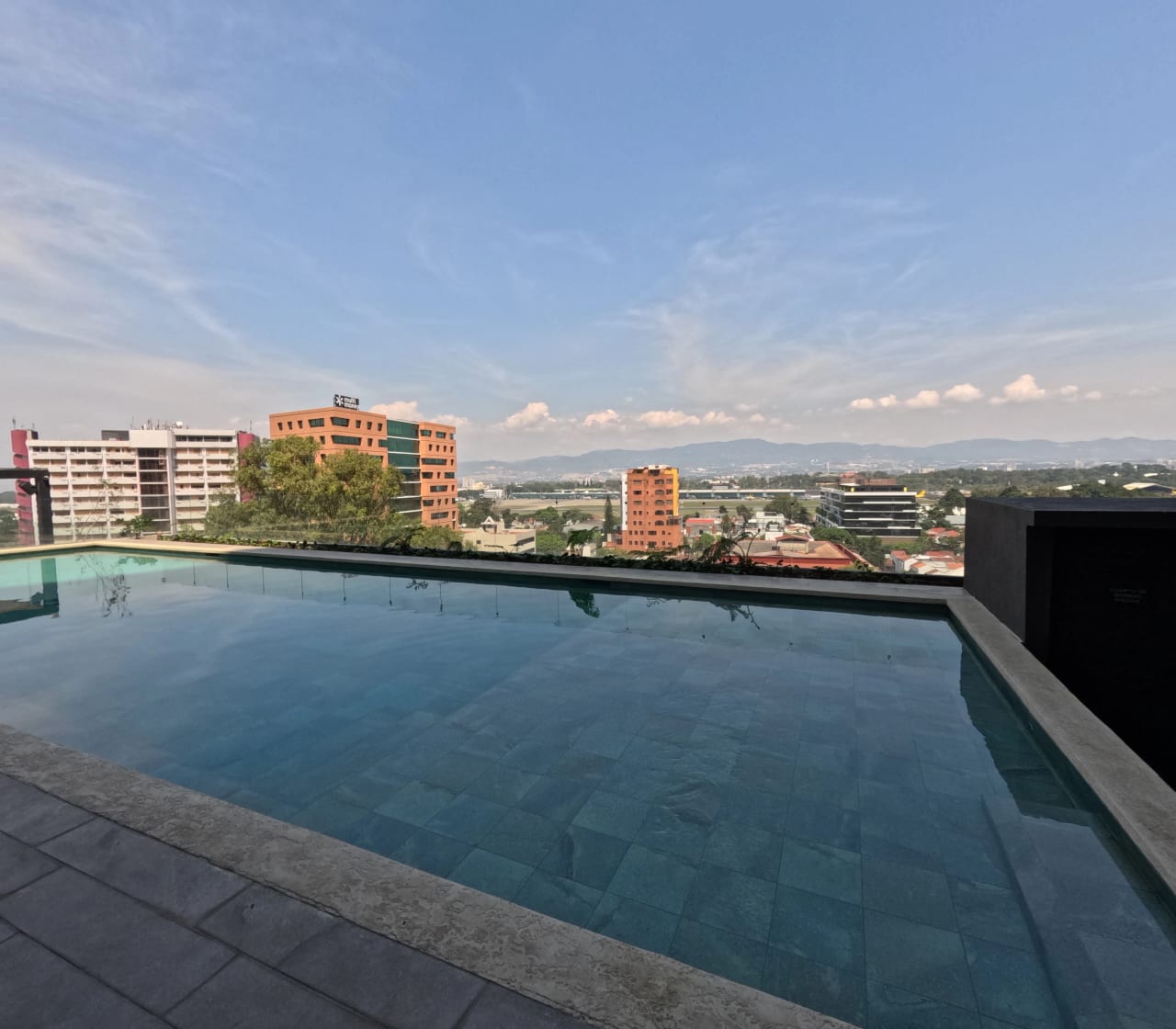 Apartamento en venta o renta, Edificio Parque 14, zona 14 — Apartamento en Alquiler en Parque 14, Zona 14, Guatemala, Ciudad — foto 10 de 10