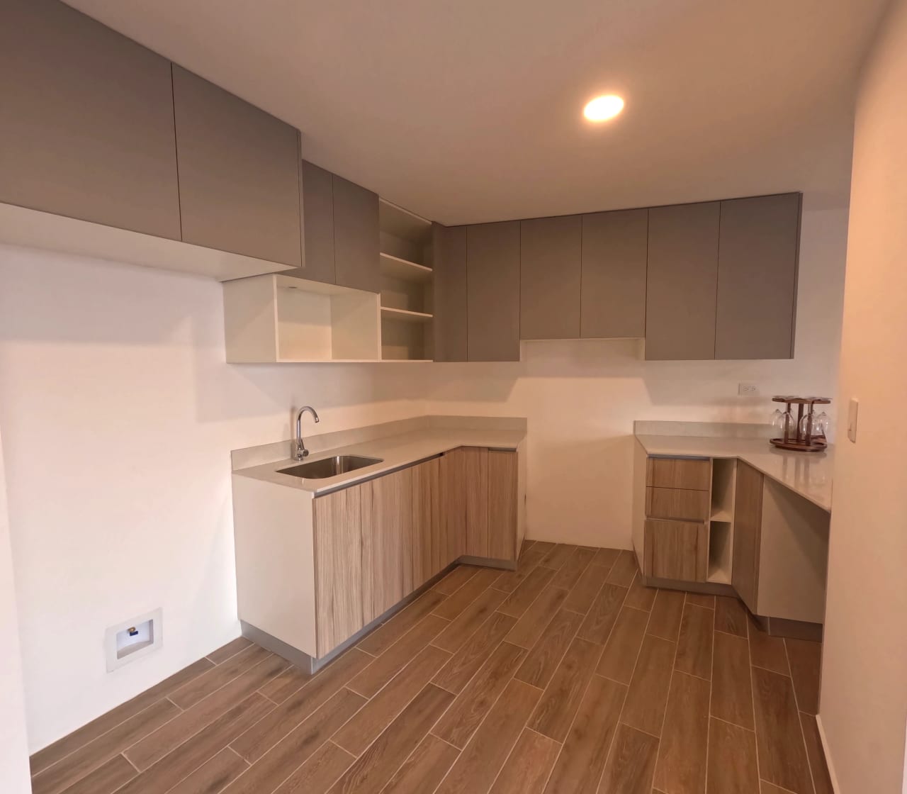 Apartamento en venta o renta, Edificio Parque 14, zona 14 — Apartamento en Alquiler en Parque 14, Zona 14, Guatemala, Ciudad — foto 6 de 10