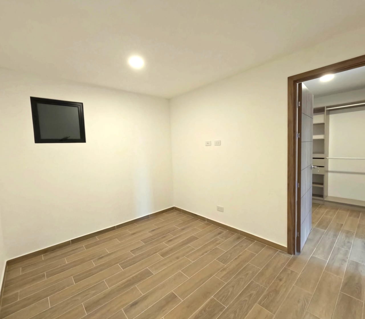 Apartamento en venta o renta, Edificio Parque 14, zona 14 — Apartamento en Alquiler en Parque 14, Zona 14, Guatemala, Ciudad — foto 7 de 10