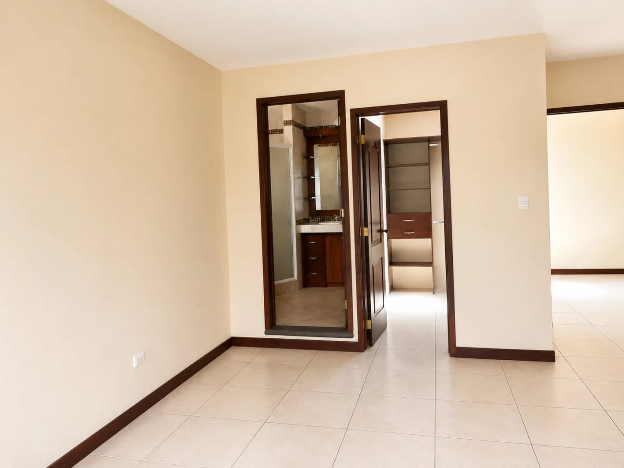 Casa en Venta Barrio de San Nicolas 2, zona 4 de Mixco atrás de Walmart San Nicolas — Casa en Venta en Zona 4 Mixco, Guatemala, Ciudad — foto 5 de 15