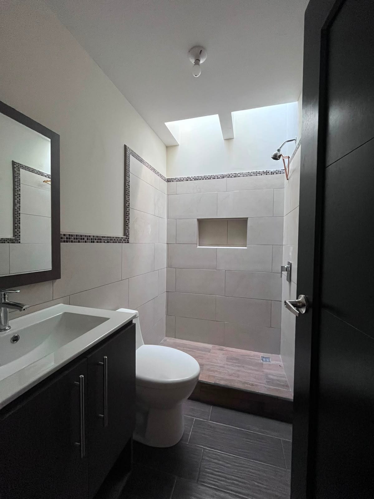Para Estrenar Casa de 3 Habitaciones Zona 16 Puerta de Hierro — Casa en Venta en Hacienda Real, Zona 16, Guatemala, Ciudad — foto 9 de 17