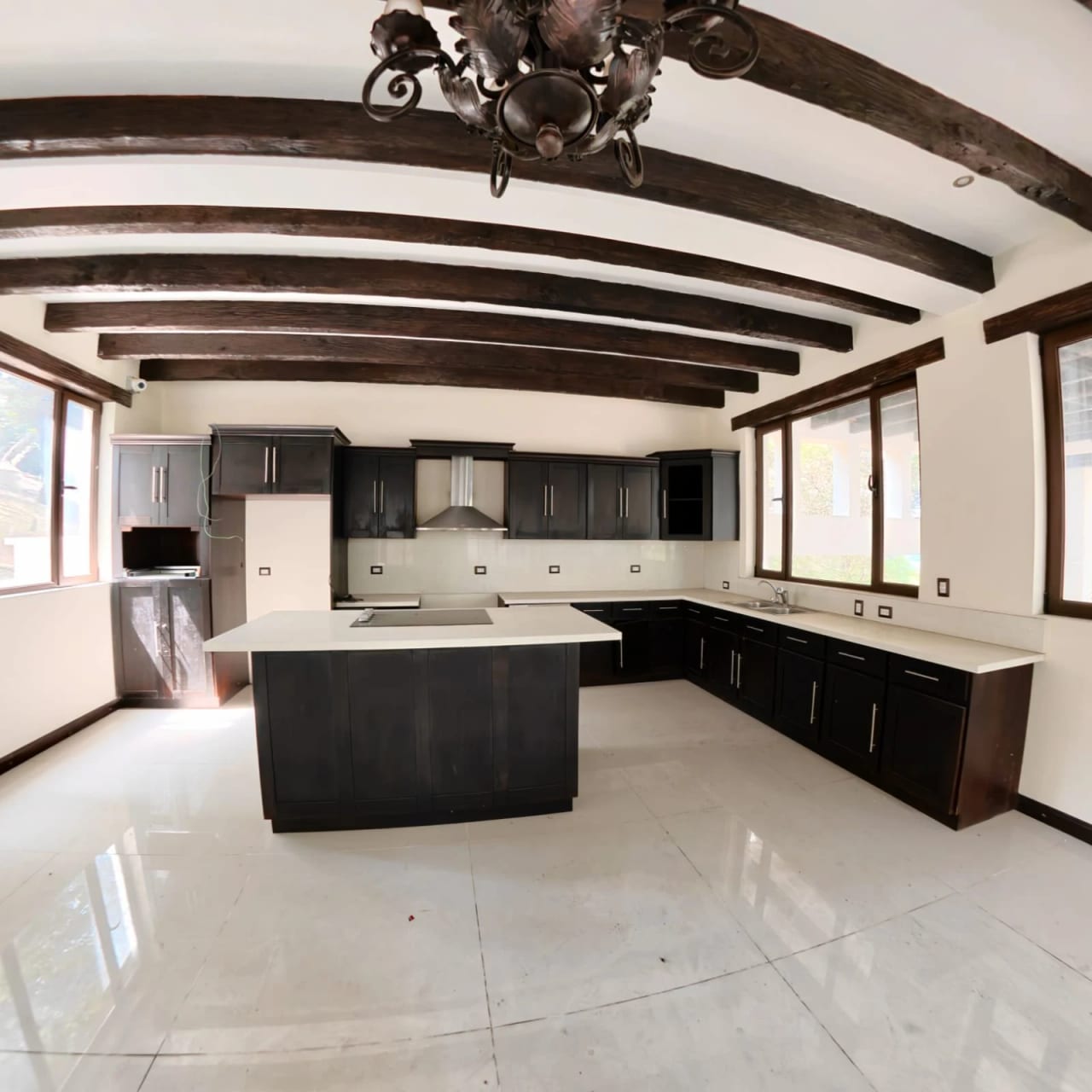Una Propiedad Extraordinaria para Invertir en un Restaurante — Casa en Venta en Carretera a El Salvador, Guatemala, Ciudad — foto 5 de 7
