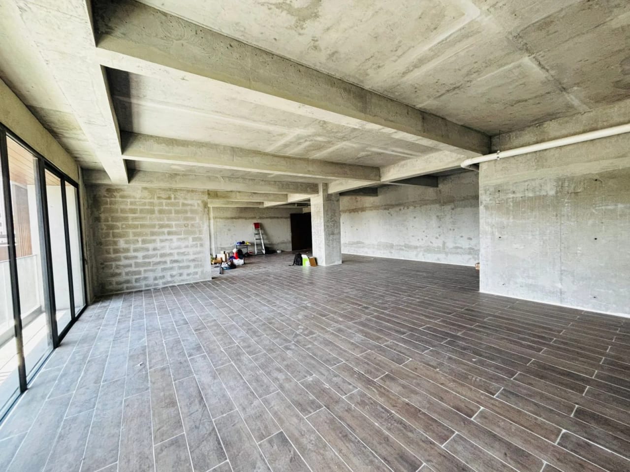 Zona 15 Alquilo oficina para estrenar en edificio GAURA — Oficina en Alquiler en Zona 15, Guatemala, Ciudad — foto 4 de 6