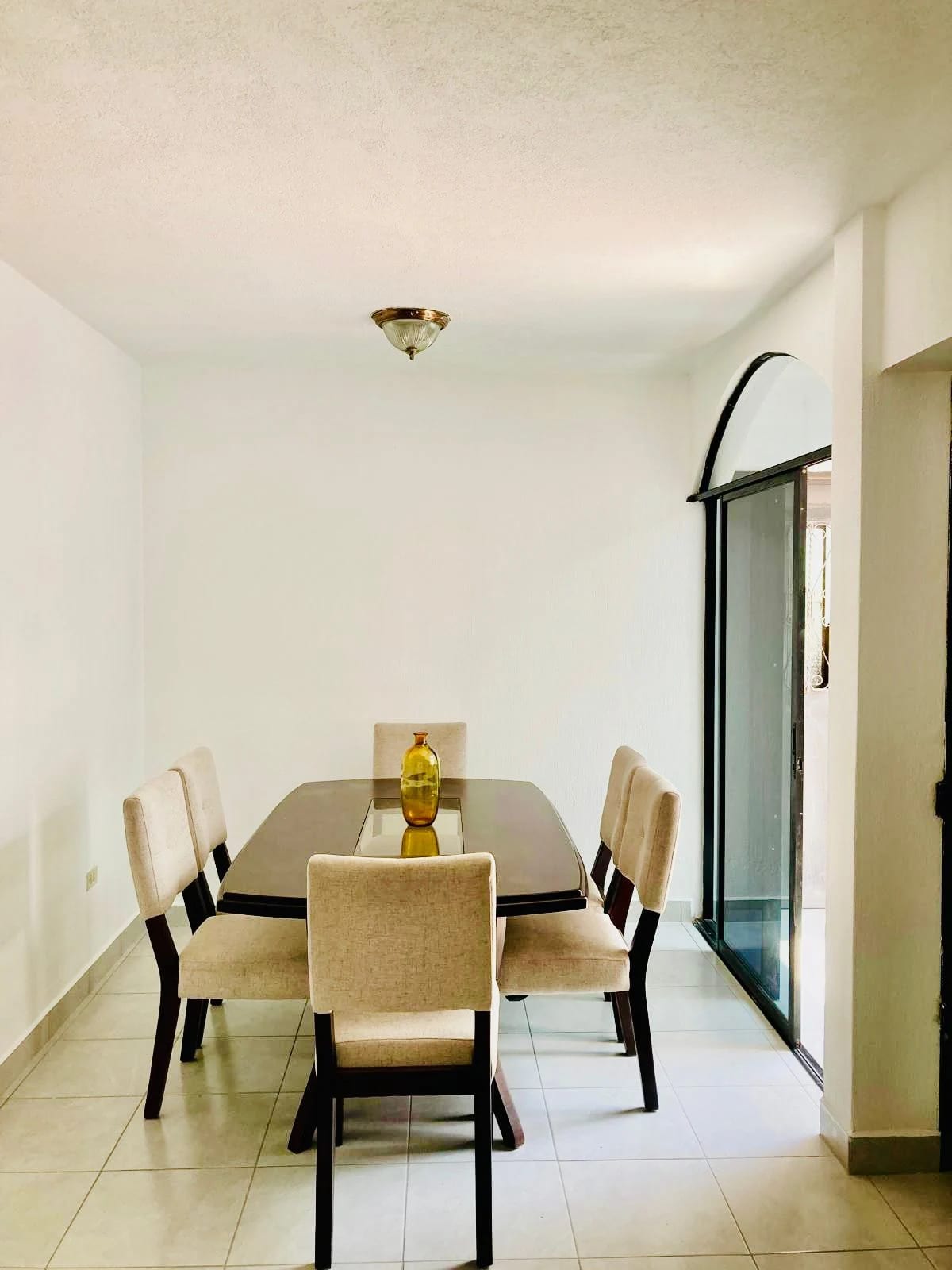 Apartamento de 4 dormitorios en alquiler en zona 15 Colonia El Maestro — Apartamento en Alquiler en Zona 15, Guatemala, Ciudad — foto 9 de 16