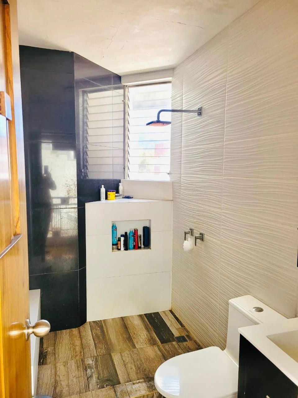 Hermosa casa con jardín, en km 19.5 a San José Pinula Condominio Los Manantiales. — Casa en Venta en San José Pinula, Guatemala, Ciudad — foto 10 de 16