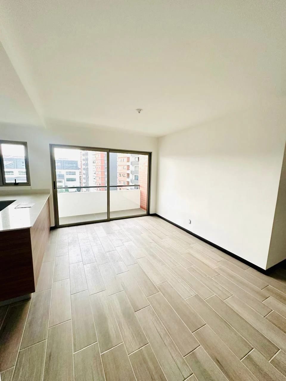 Hermosos Apartamentos de 3 dormitorios en alquiler en zona 14 La Villa — Apartamento en Alquiler en Zona 14, Guatemala, Ciudad — foto 1 de 15