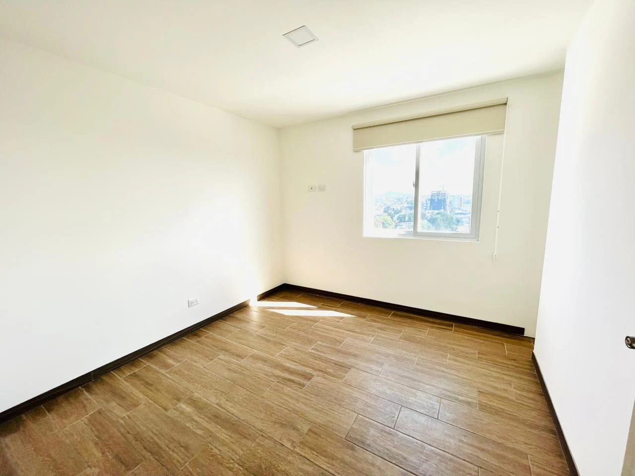 En alquiler Apartamento de 3 dormitorios en zona 12 — Apartamento en Alquiler en Zona 12, Guatemala, Ciudad — foto 4 de 15