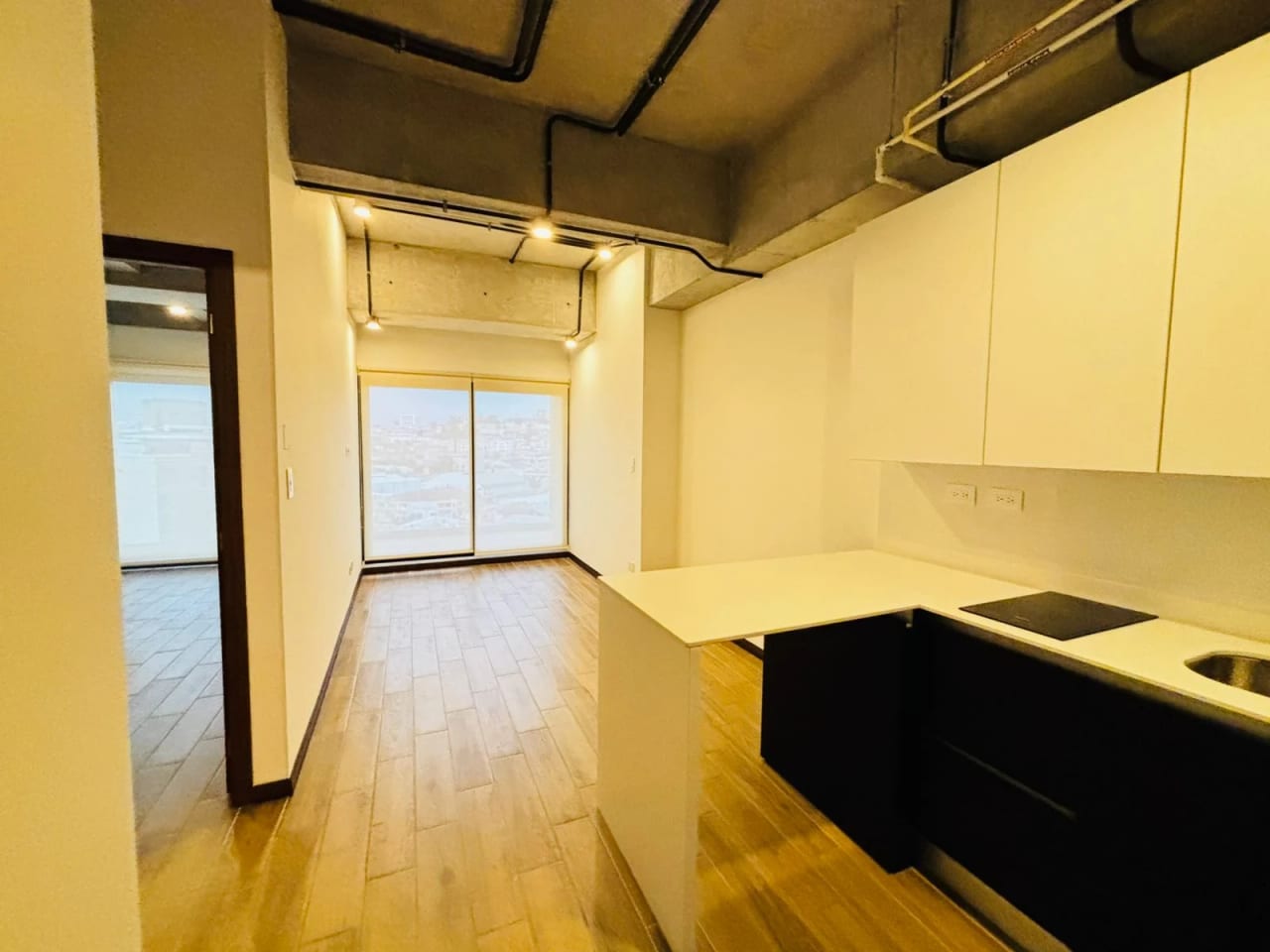 Lindo Apartamento tipo coral en alquiler en zona 4 — Apartamento en Alquiler en Zona 4, Guatemala, Ciudad — foto 1 de 14