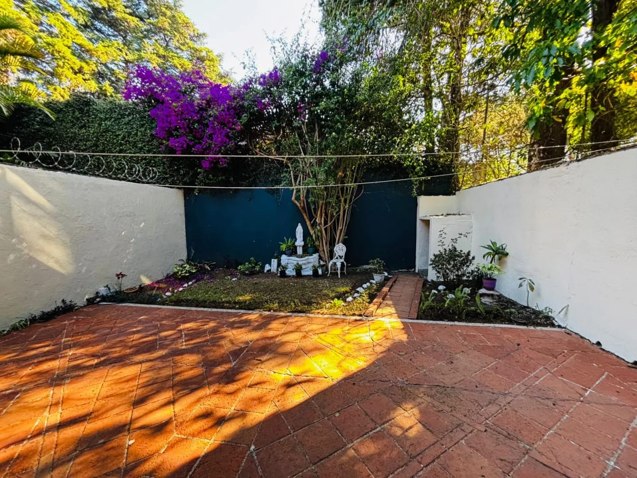Linda y amplia casa fuera de garita en Venta en Km 27 CAES — Casa en Venta en Carretera a El Salvador, Guatemala, Ciudad — foto 5 de 17