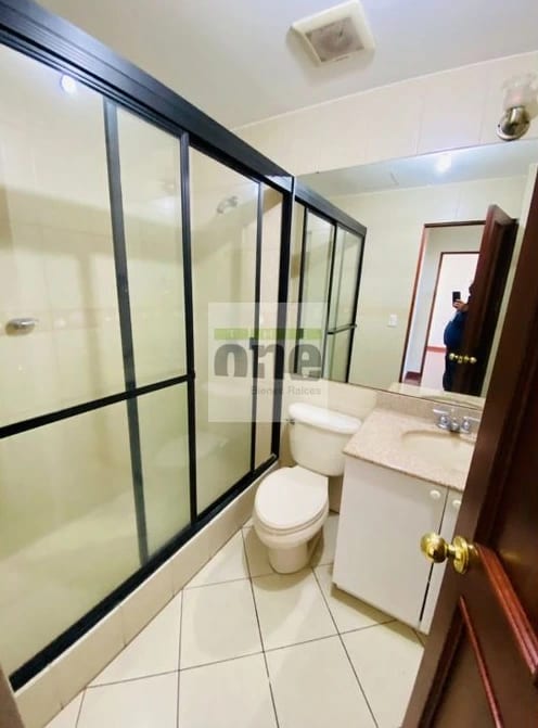 Apartamento de 2 dormitorios ideal para inversión, en zona 10 — Apartamento en Venta en Zona 10, Guatemala, Ciudad — foto 10 de 13