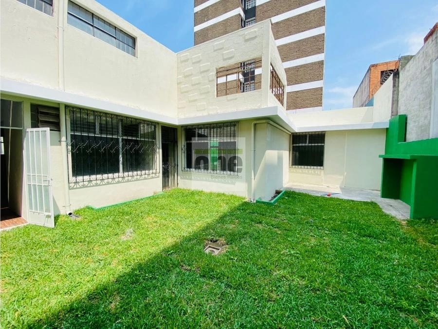 Espaciosa casa para oficinas en zona 10, Oakland — Oficina en Alquiler en Zona 10, Guatemala, Ciudad — foto 3 de 10