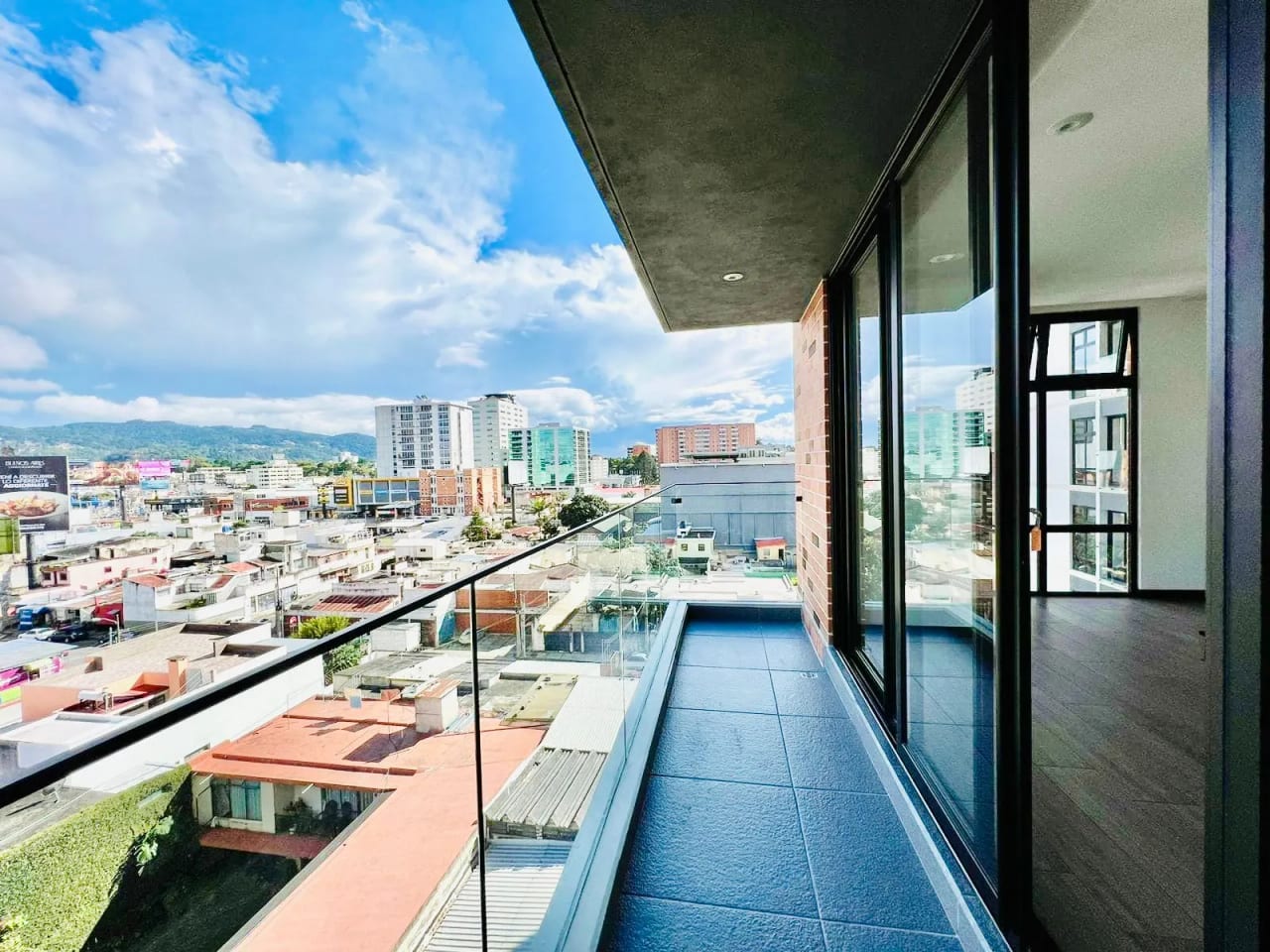 Apartamento en venta en zona 10, ideal para inversión — Apartamento en Venta en Zona 10, Guatemala, Ciudad — foto 2 de 11