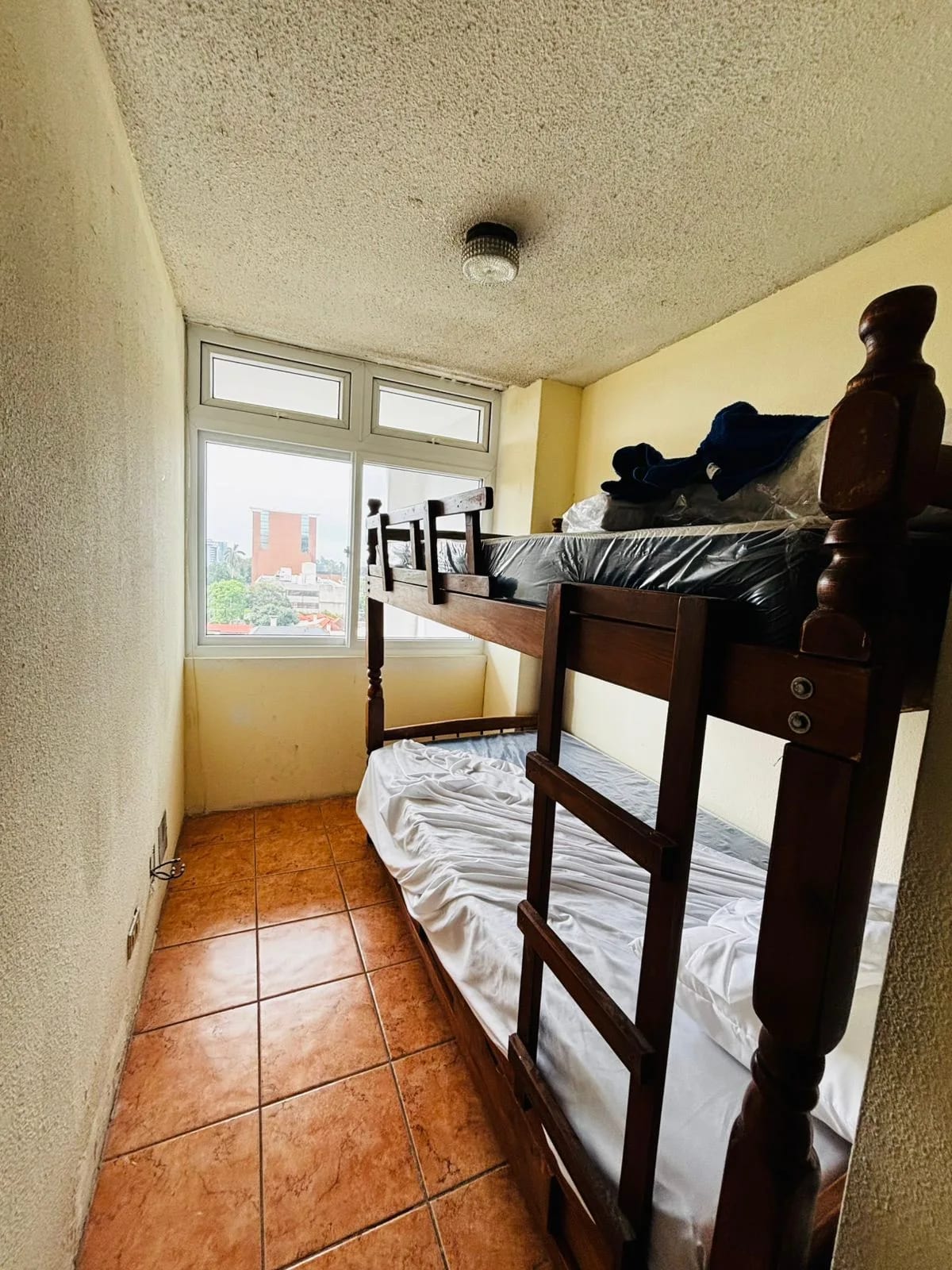 Amplio Apartamento de 350 metros en edificio Zona 10 — Apartamento en Alquiler en Zona 10, Guatemala, Ciudad — foto 16 de 17