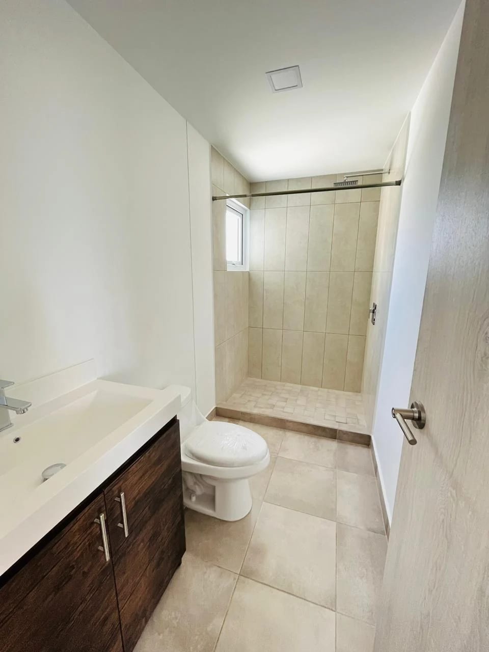 Apartamento de 3 dormitorios en alquiler en zona 12 — Apartamento en Alquiler en Zona 12, Guatemala, Ciudad — foto 3 de 16