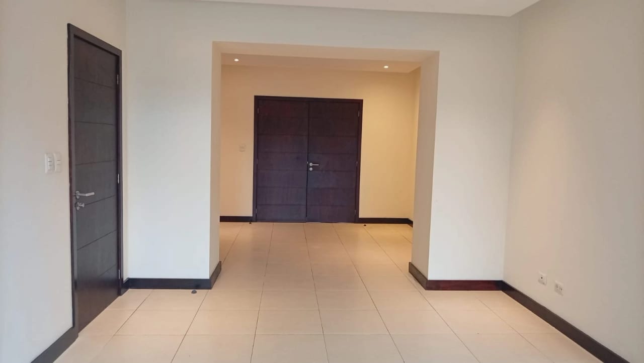 Alquiler Apartamento 2 dormitorios con 186 mts - zona 14 — Apartamento en Alquiler en Zona 14, Guatemala, Ciudad — foto 4 de 9