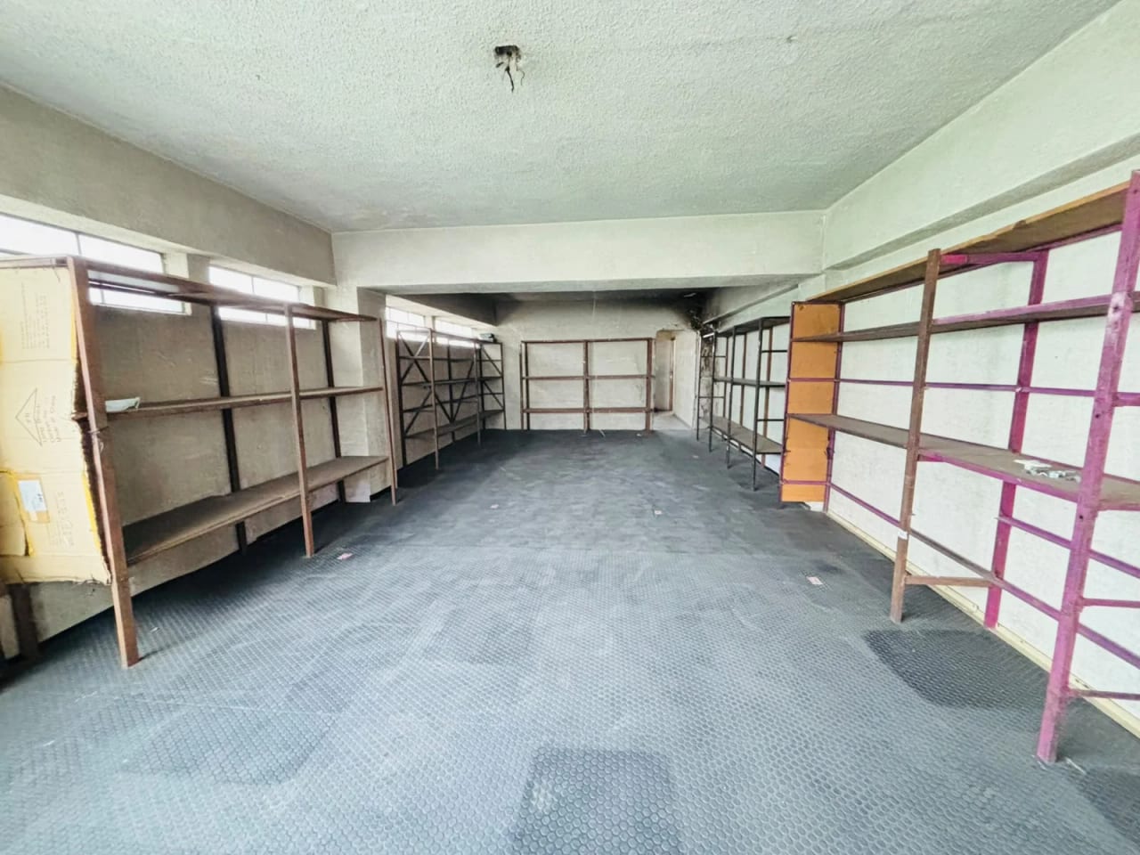 Zona 1 a una cuadra de la 18 calle Alquilo local comercial de 280 Mts — Local en Alquiler en Zona 1, Guatemala, Ciudad — foto 6 de 8