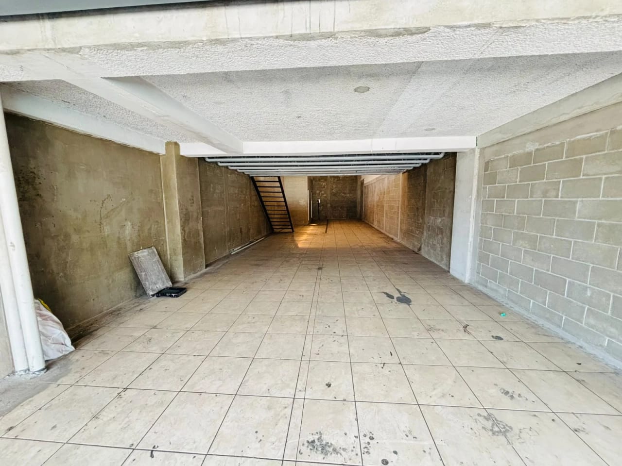 Local Comercial Sobre la Roosevelt de 190 mts2 — Local en Alquiler en Zona 11, Guatemala, Ciudad — foto 2 de 2