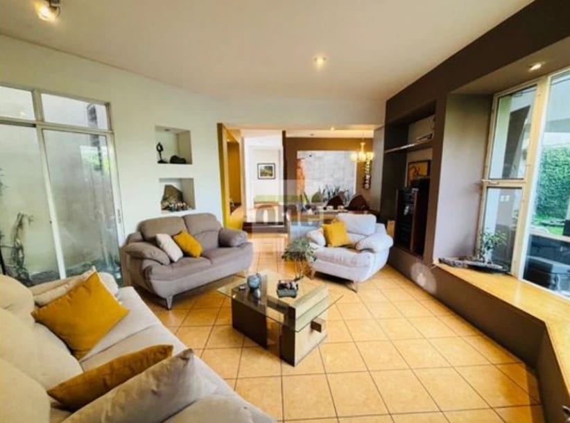 Amplia Casa dentro de Cond. Manantiales Km 19.5 a San José Pinula — Casa en Venta en San José Pinula, Guatemala, Ciudad — foto 1 de 7