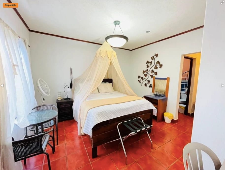 Casa de 5 dormitorios fuera de garita en zona 10 — Casa en Venta en Zona 10, Guatemala, Ciudad — foto 10 de 15