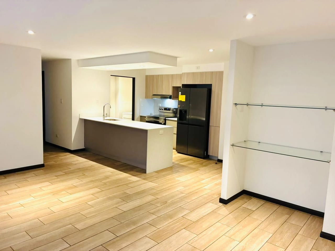 Alquiler Apartamento de 3 dormitorios en zona 16 San Isidro — Apartamento en Alquiler en Zona 16, Guatemala, Ciudad — foto 3 de 11