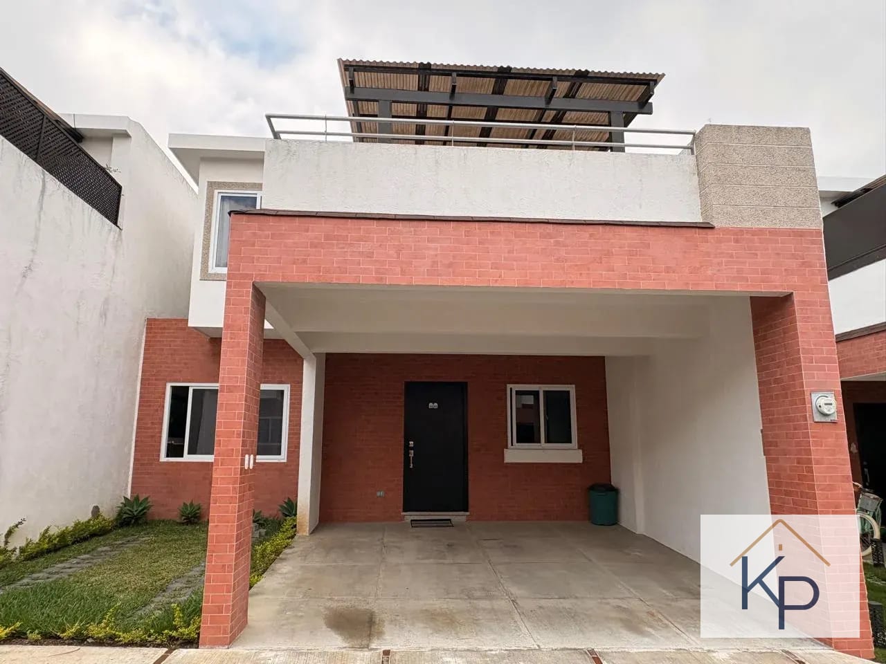 Bonita casa en venta Bosques de Capelo Km 23 CAES — Casa en Venta en Carretera a El Salvador, Guatemala, Ciudad — foto 1 de 17