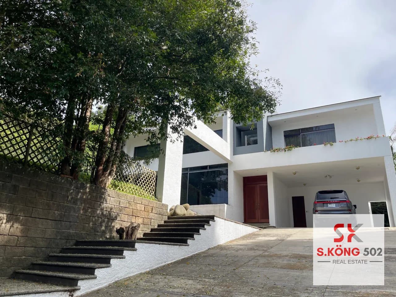 Se Renta Casa Grande con Enorme Jardín en el Socorro, KM. 12.7 Hilltop, CES — Casa en Alquiler en Santa Catarina Pinula, Guatemala, Ciudad — foto 1 de 16