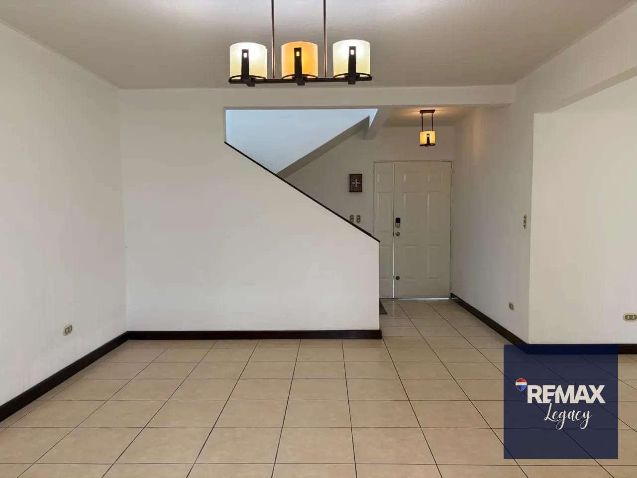 Casa Venta | Portal de San Isidro | zona 16 — Casa en Venta en San Isidro, Zona 16, Guatemala, Ciudad — foto 2 de 7