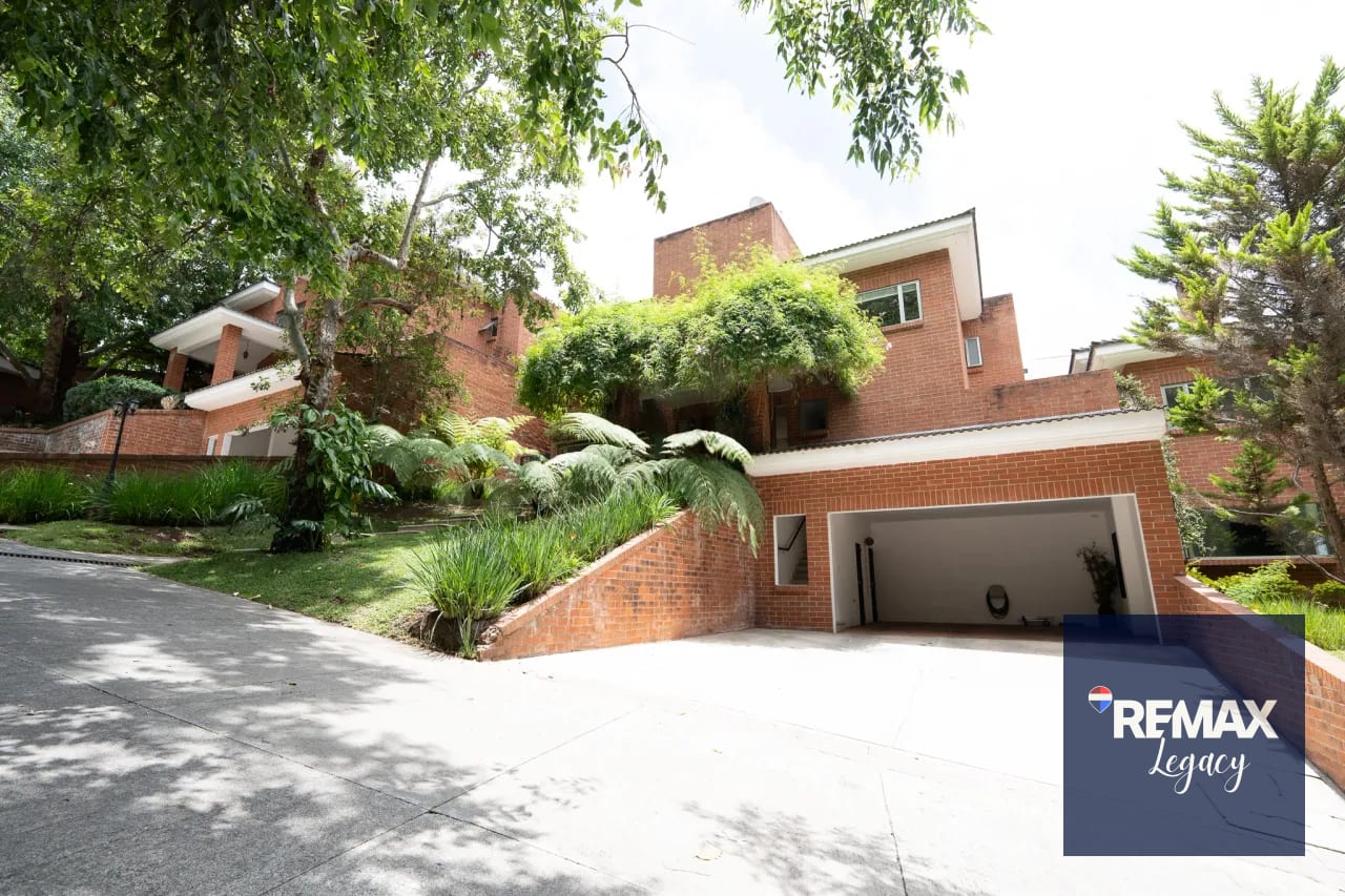 Casa Venta | Villa Serena | Muxbal — Casa en Venta en Muxbal, Guatemala, Ciudad — foto 1 de 17