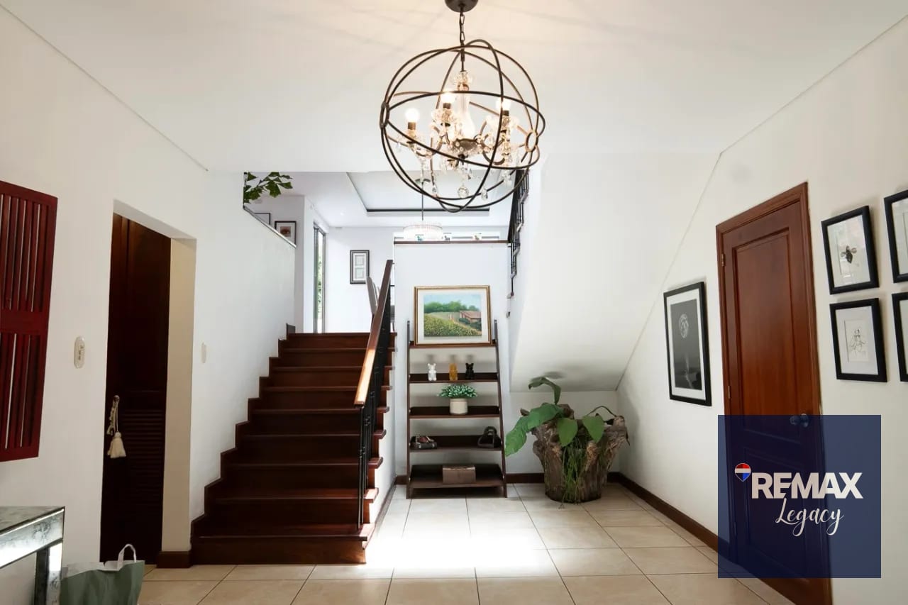 Casa Venta | Villa Serena | Muxbal — Casa en Venta en Muxbal, Guatemala, Ciudad — foto 2 de 17