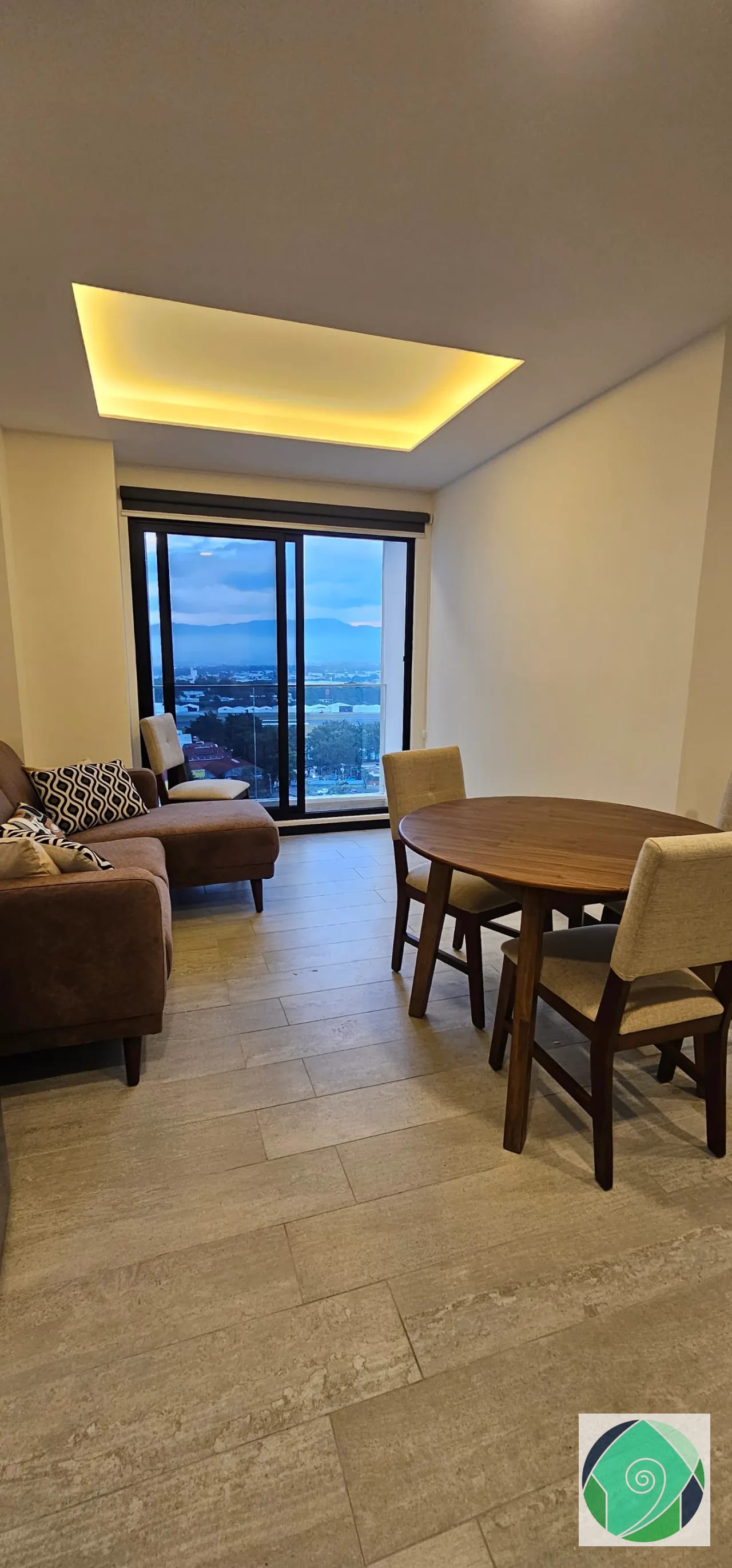 Apartamento amueblado en edificio de lujo en zona 13 — Apartamento en Alquiler en Verdú, Zona 13, Guatemala, Ciudad — foto 1 de 14