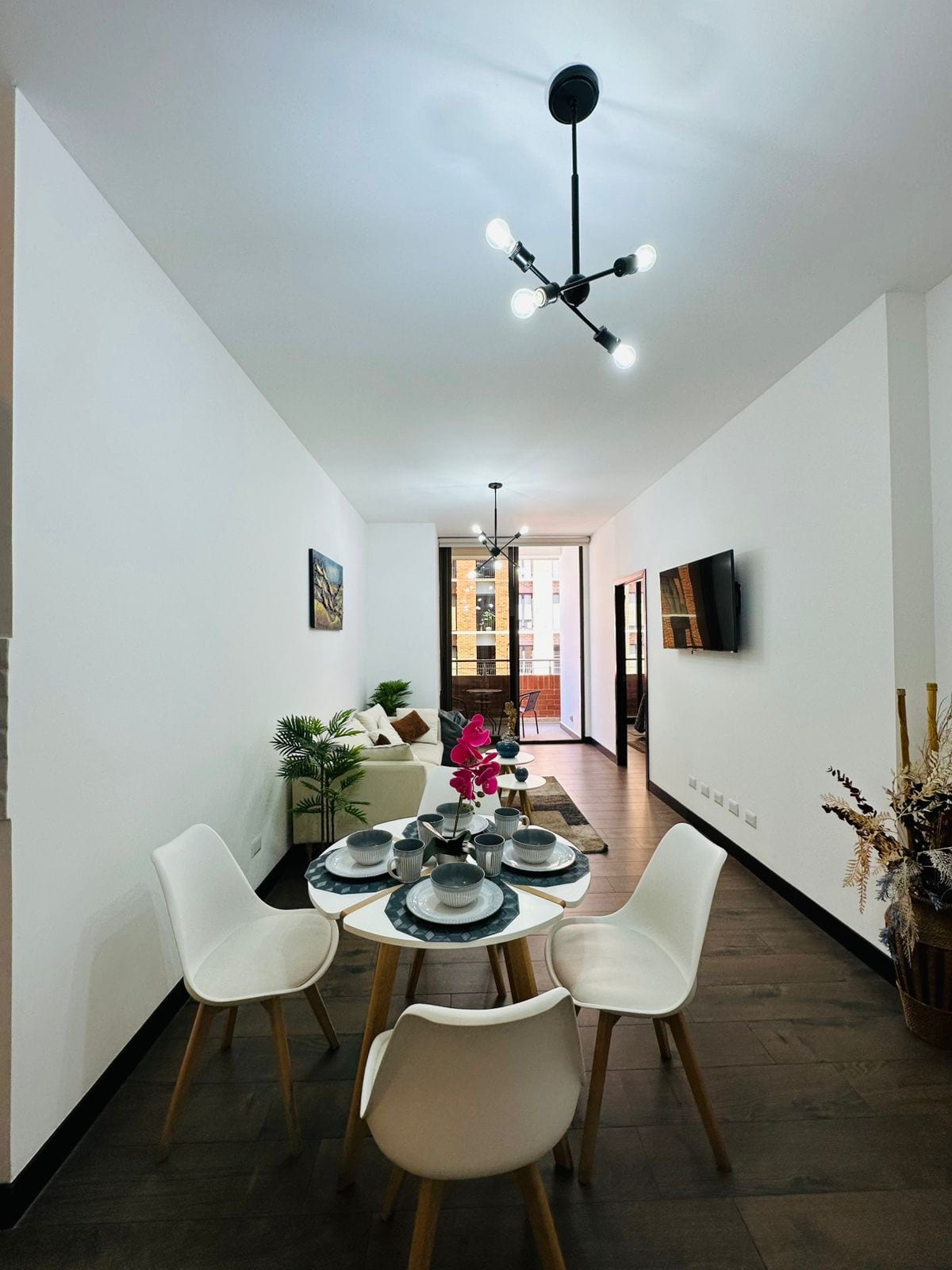 Apartamento amueblado en renta — Apartamento en Alquiler en Diagoseis, Zona 10, Guatemala, Ciudad — foto 3 de 8