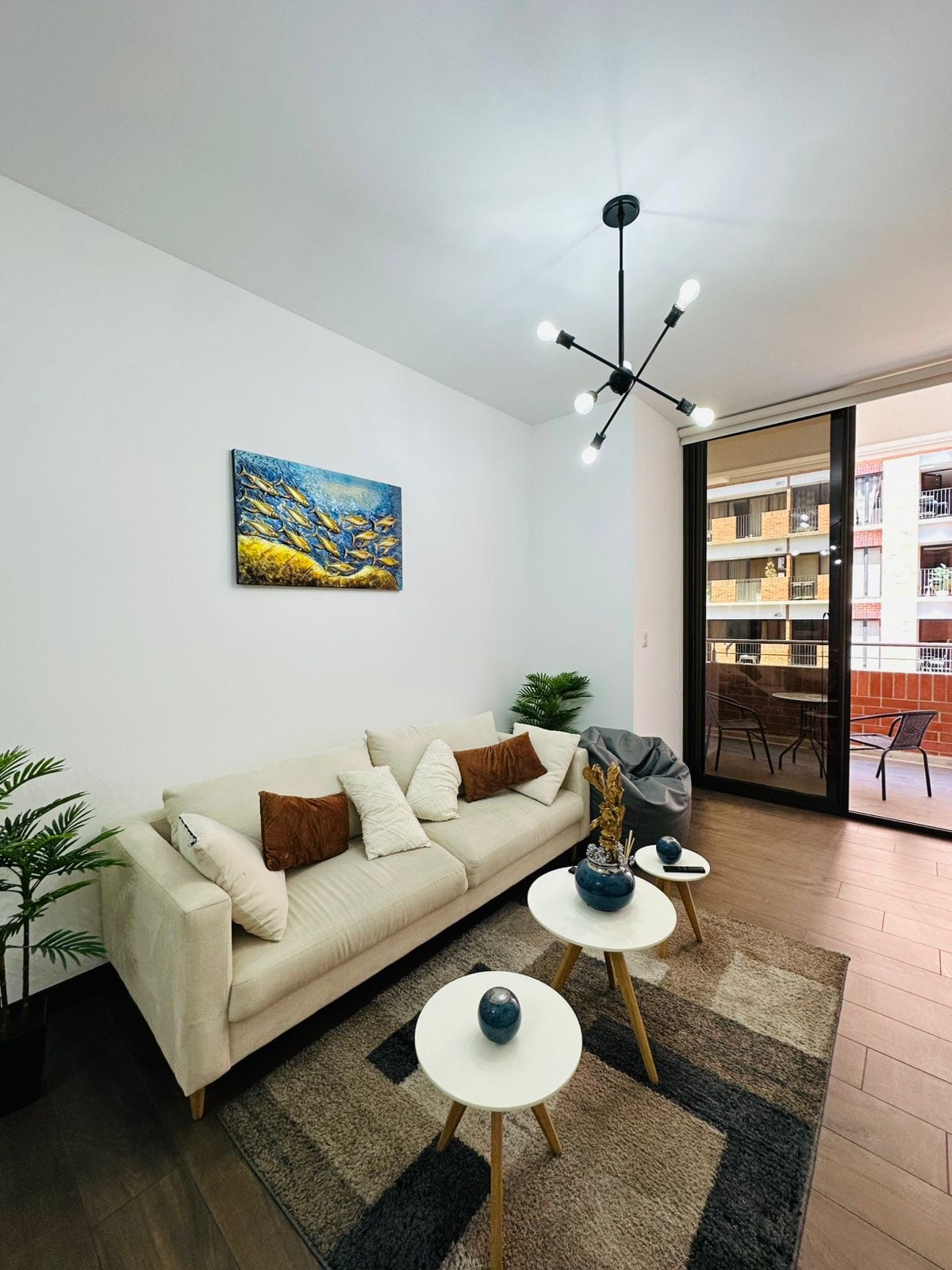 Apartamento amueblado en renta — Apartamento en Alquiler en Diagoseis, Zona 10, Guatemala, Ciudad — foto 1 de 8